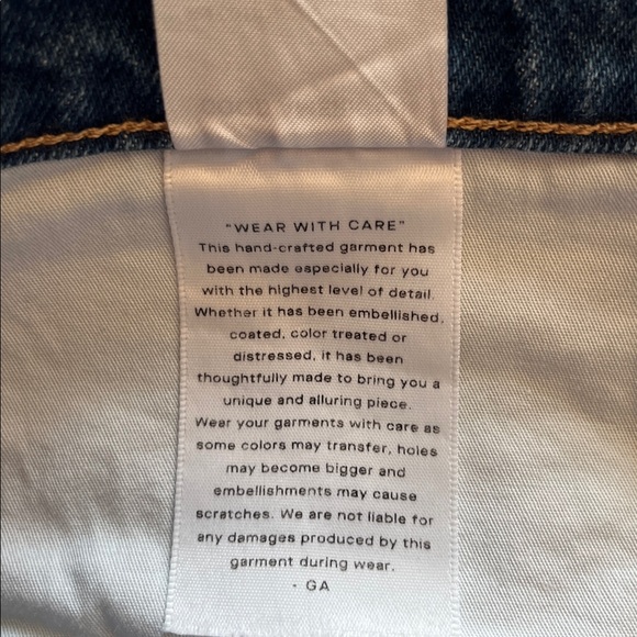 Good American Denim Shorts - Picture 6 of 6